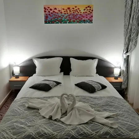 Grand Monasteryl ''star Paradise'' Apartment